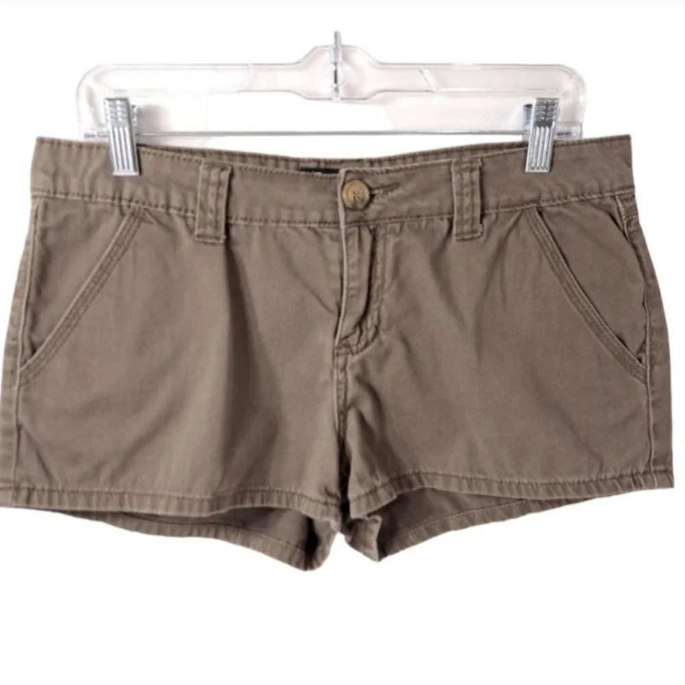 Forever 21‎ Women's Olive Green Shorts Size 30